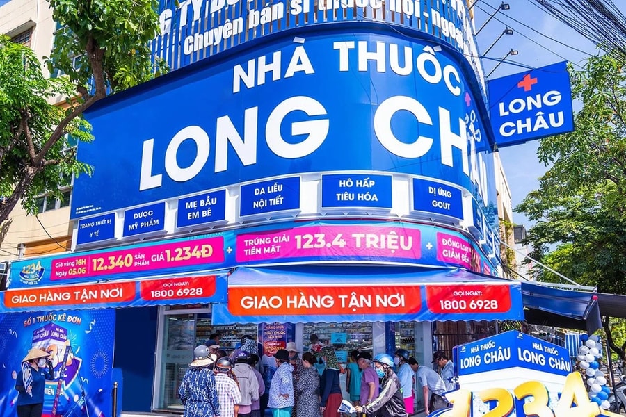 Hàng trăm nghìn lượt truy cập hệ thống nhà thuốc Long Châu sau 3 tháng kết nối VNeID