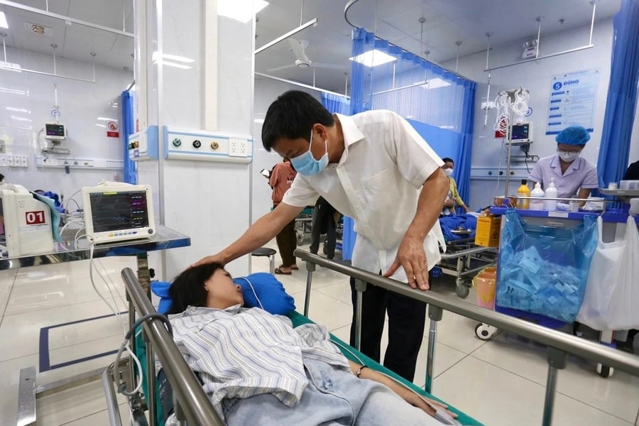 Gia Lai: Kịp thời cấp cứu các nạn nhân trong vụ lật xe đưa đón học sinh