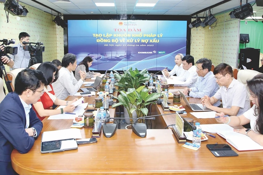 Luật hóa Nghị quyết 42 để xử lý nợ xấu