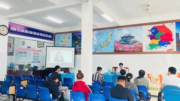 Tổ chức phiên giao dịch việc làm cho người đang hưởng chính sách Bảo hiểm thất nghiệp