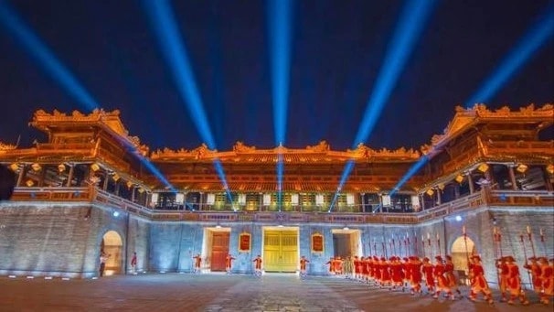 Miễn phí tham quan Đại nội Huế về đêm