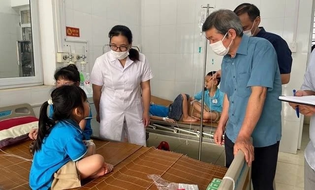 Cao Bằng: 27 học sinh của một trường tiểu học nhập viện chưa rõ nguyên nhân