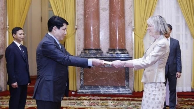 Chủ tịch nước Lương Cường tiếp Đại sứ các nước trình Quốc thư