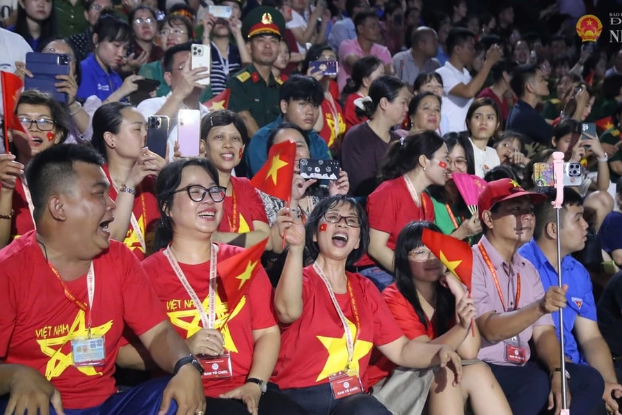 Lưu ý cho phụ huynh đưa trẻ xem diễu binh 30.4 