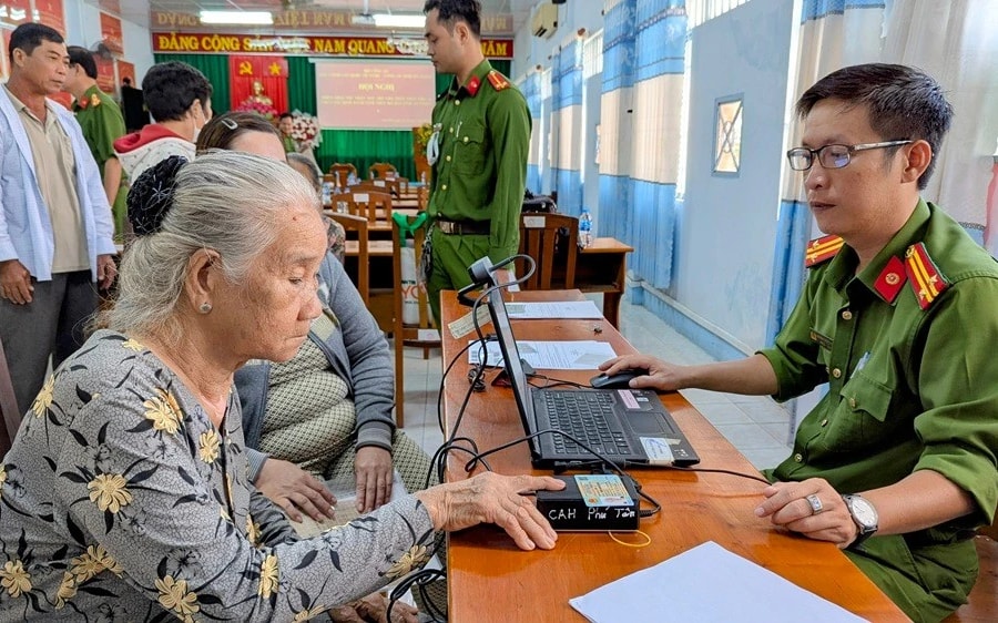 Công an An Giang thu mẫu ADN thân nhân liệt sĩ chưa xác định danh tính