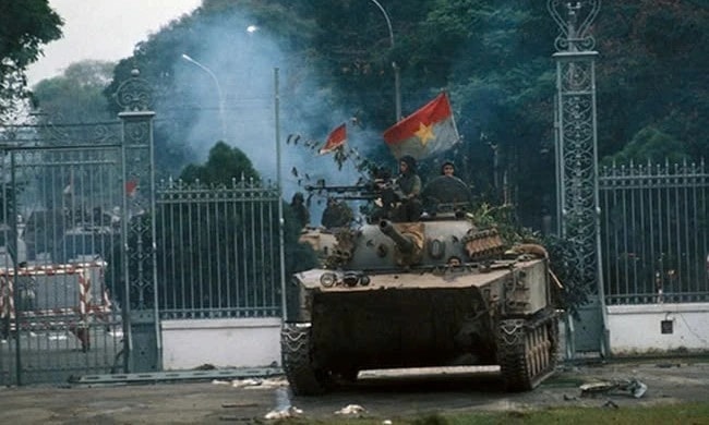 Ký ức hào hùng về thế hệ cán bộ, sinh viên Đại học Tổng hợp Hà Nội "xếp bút nghiên lên đường chiến đấu"