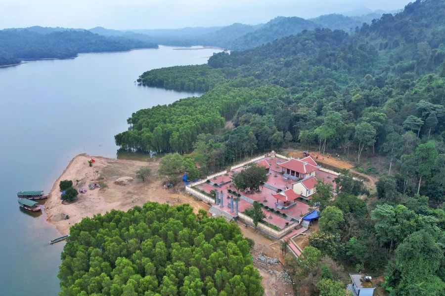 Hà Tĩnh: Khánh thành Đền thờ anh hùng liệt sĩ tại hồ Kẻ Gỗ