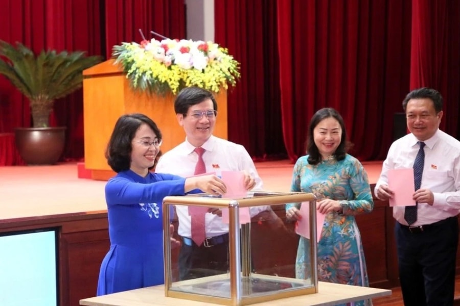 HĐND tỉnh Quảng Ninh miễn nhiệm và bầu bổ sung chức danh Ủy viên UBND tỉnh