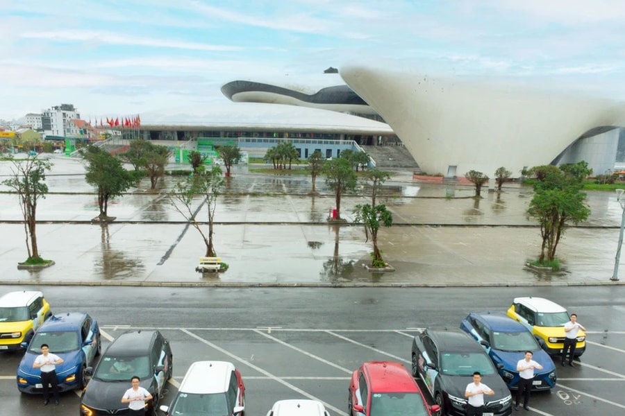 Cận cảnh những chiếc xe điện VinFast rực rỡ thực hiện hành trình tự hào khắp Việt Nam 