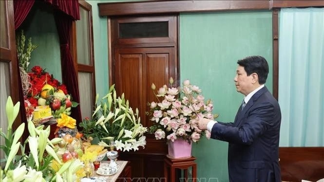 Chủ tịch nước Lương Cường thăm Khu di tích Chủ tịch Hồ Chí Minh