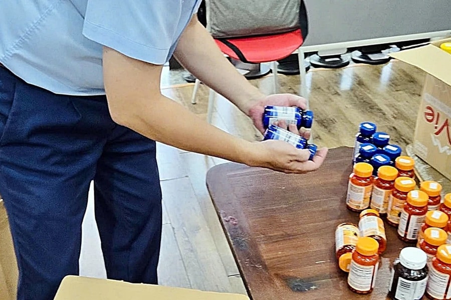 Phó Thủ tướng Lê Thành Long chỉ đạo khẩn trương xử lý vấn đề thuốc chữa bệnh giả