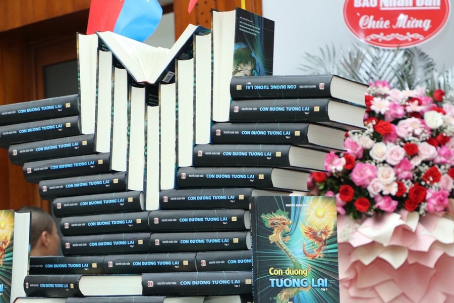 Chính thức ra mắt sách “Con đường tương lai”