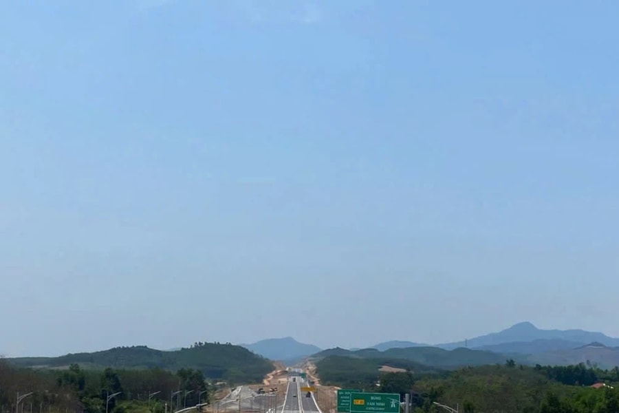 Tăng cường an toàn, hỗ trợ người dân đi lại dịp lễ trên cao tốc Bắc - Nam