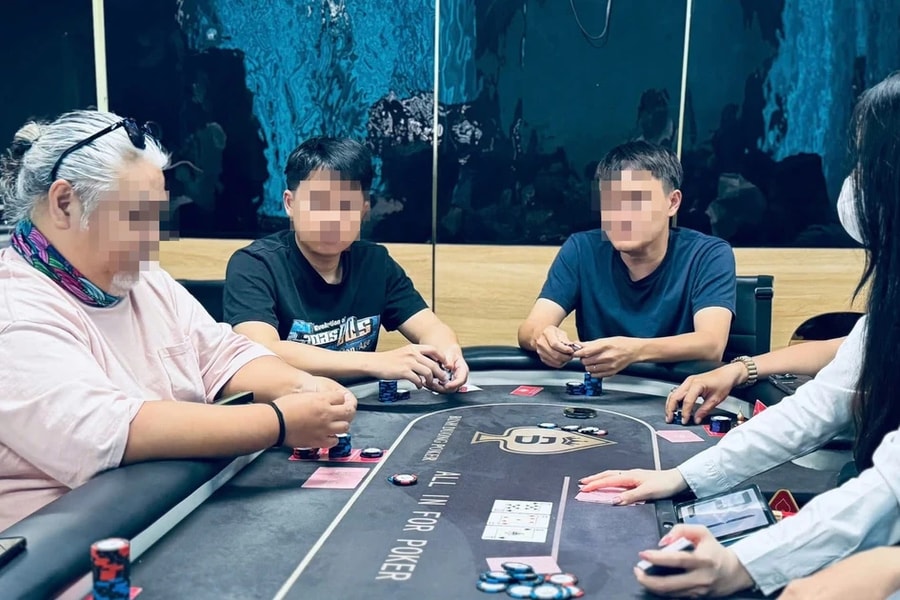Triệt xoá tụ điểm đánh bạc tại CLB Poker Bình Dương