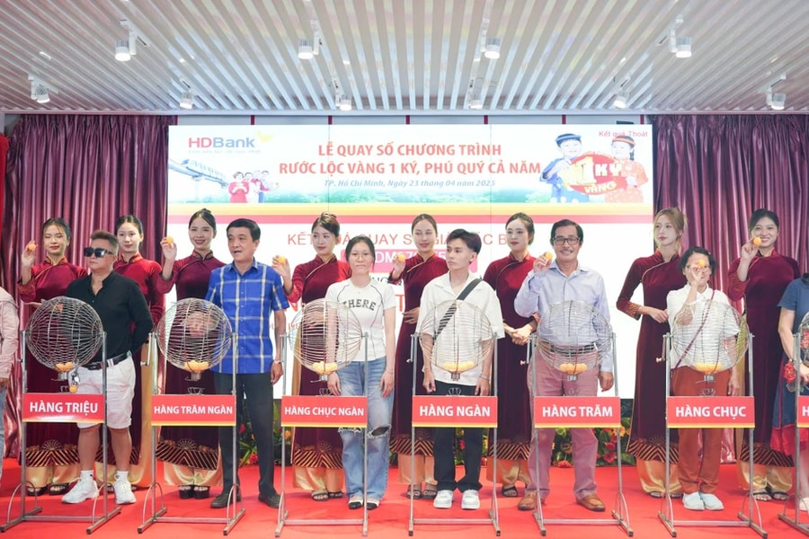 HDBank tìm ra chủ nhân 1 ký vàng SJC và 16 khách hàng trúng thưởng