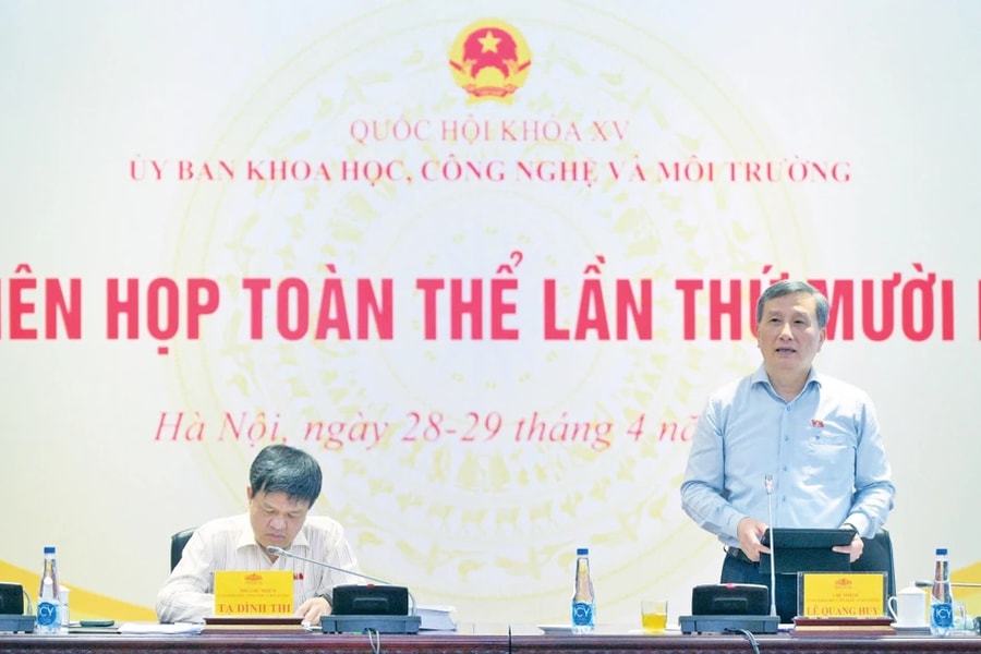 Ủy ban Khoa học, Công nghệ và Môi trường thẩm tra dự án Luật Đường sắt (sửa đổi)