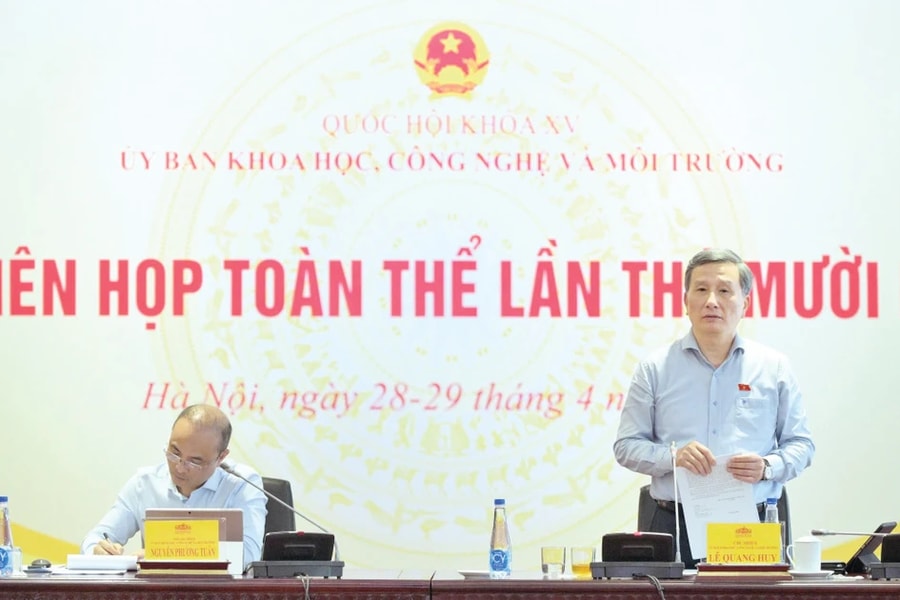 Ủy ban Khoa học, Công nghệ và Môi trường thẩm tra dự án Luật sửa đổi, bổ sung một số điều của Luật Sử dụng năng lượng tiết kiệm và hiệu quả