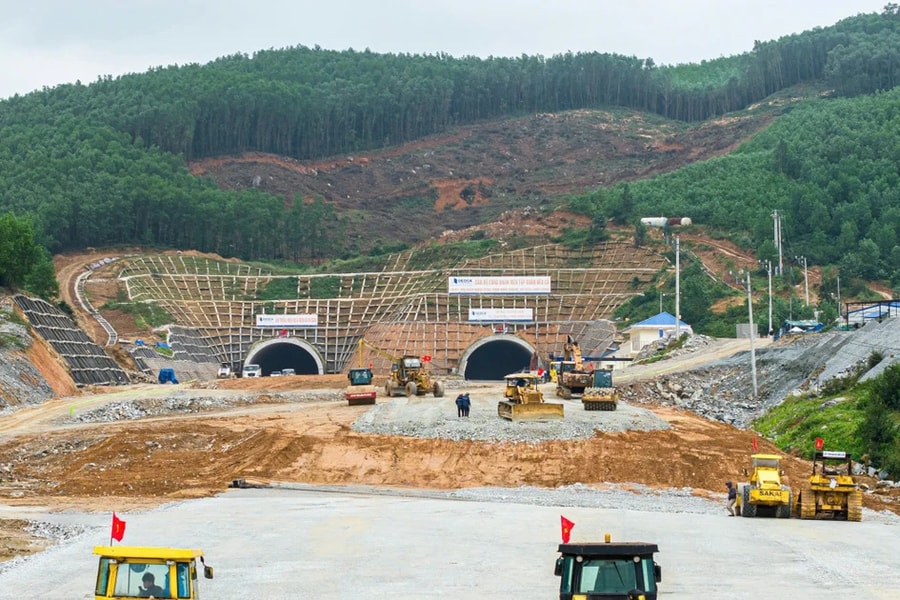 Quyết tâm đẩy tiến độ, thông tuyến các dự án vào cuối năm 2025