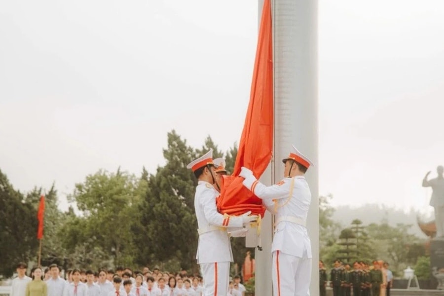 Lễ thượng cờ trên đảo Cô Tô kỷ niệm 50 năm thống nhất đất nước