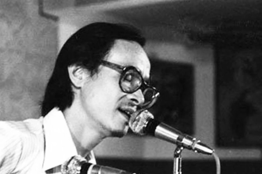 Nhạc sĩ Trịnh Công Sơn hát "Nối vòng tay lớn" trong ngày thống nhất