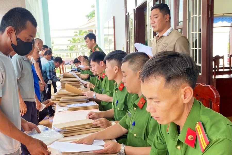 Lâm Đồng: 100 phạm nhân Trại giam Đại Bình được đặc xá 