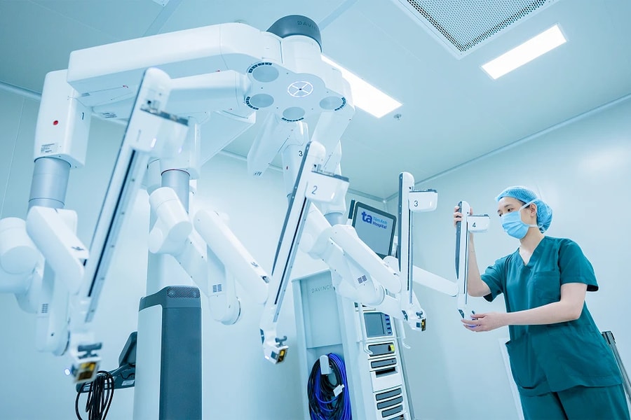 ‘Siêu Robot’ phẫu thuật có mặt tại TP. Hồ Chí Minh nhân dịp lễ 30.4