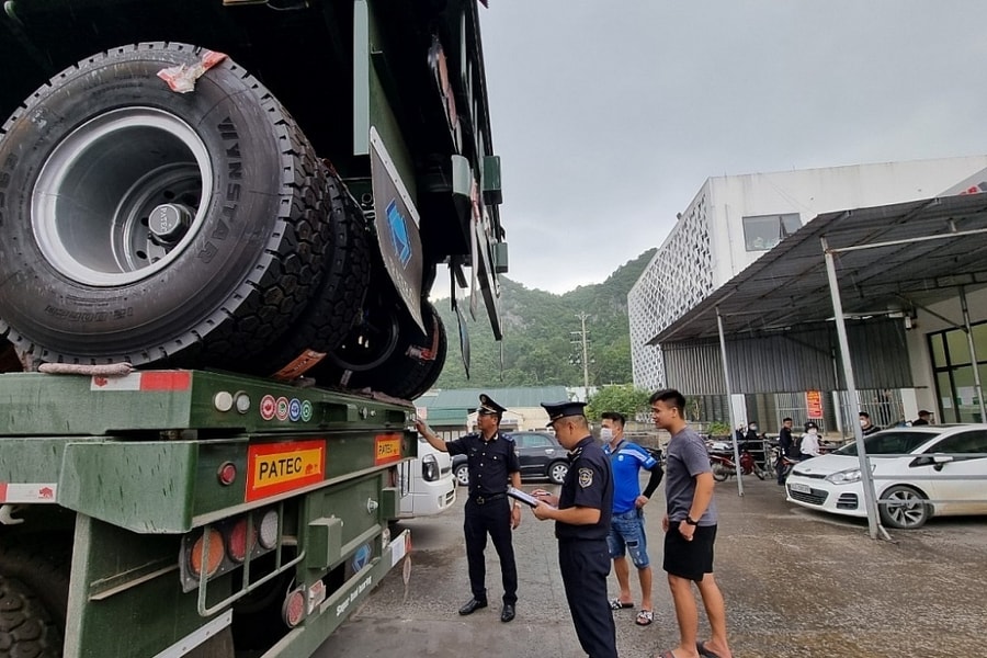 Lạng Sơn: Duy trì thông quan hàng hóa tại 3 cửa khẩu trong dịp nghỉ lễ