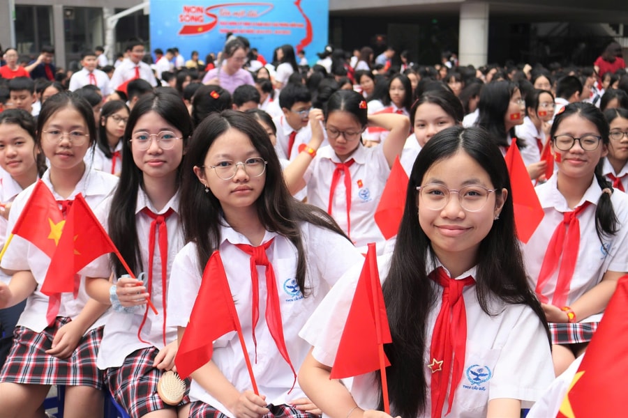 Hà Nội: Công bố 30 số điện thoại hỗ trợ tuyển sinh đầu cấp của các đơn vị hành chính