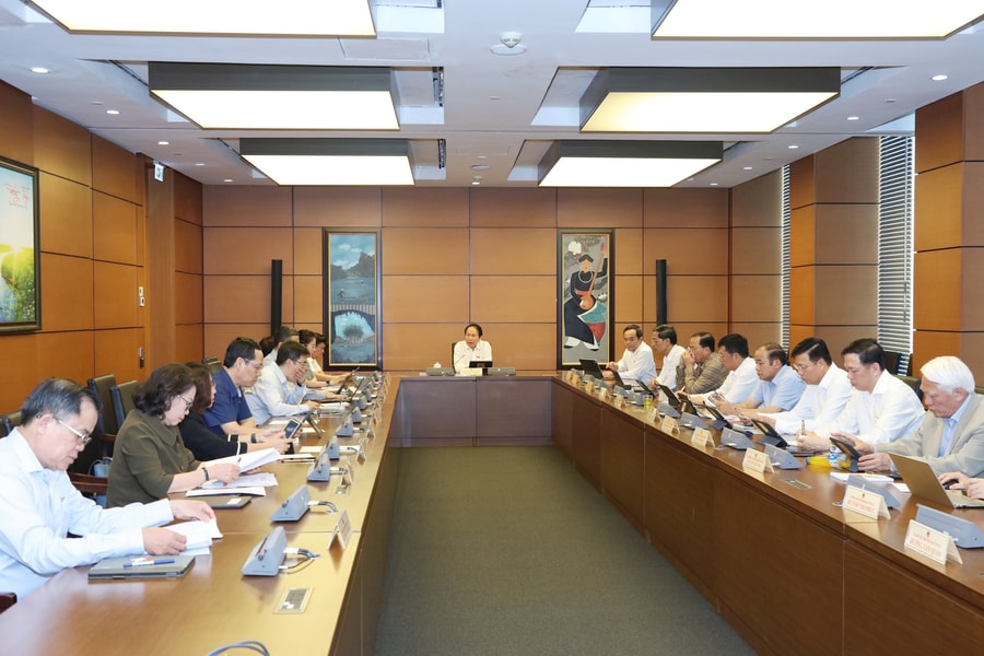 Góp phần bảo vệ các nhà khoa học "dám nghĩ, dám làm"