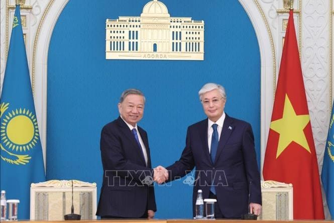 Tuyên bố chung về việc thiết lập quan hệ Đối tác chiến lược Việt Nam - Kazakhstan