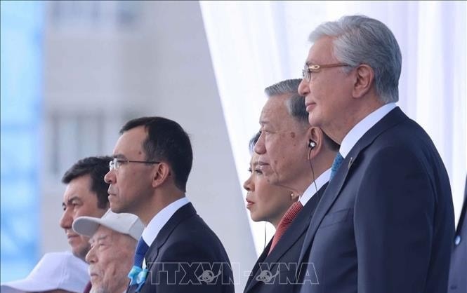 Tổng Bí thư Tô Lâm dự Lễ duyệt binh Kỷ niệm 80 năm Ngày Chiến thắng phát xít tại Kazakhstan