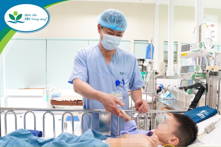 Vụ cháu bé bị công nông cán qua người: Bệnh nhi phục hồi ổn định