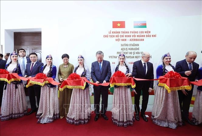 Khánh thành Phòng Lưu niệm Chủ tịch Hồ Chí Minh với ngành Dầu khí Việt Nam - Azerbaijan