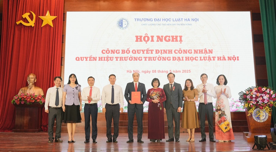 Bổ nhiệm PGS. TS Tô Văn Hoà làm Quyền Hiệu trưởng Trường ĐH Luật Hà Nội
