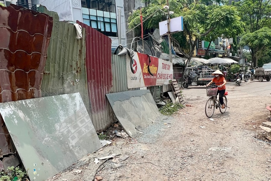 "Núi rác" tại dự án đội vốn nghìn tỷ "đắp chiếu" nhiều năm được Urenco Hà Nội dọn dẹp sau phản ánh của Báo Đại biểu Nhân dân