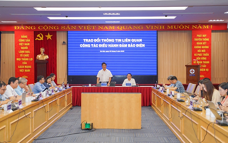 Các hộ nghèo, hộ chính sách xã hội tiếp tục được hỗ trợ sau điều chỉnh giá điện