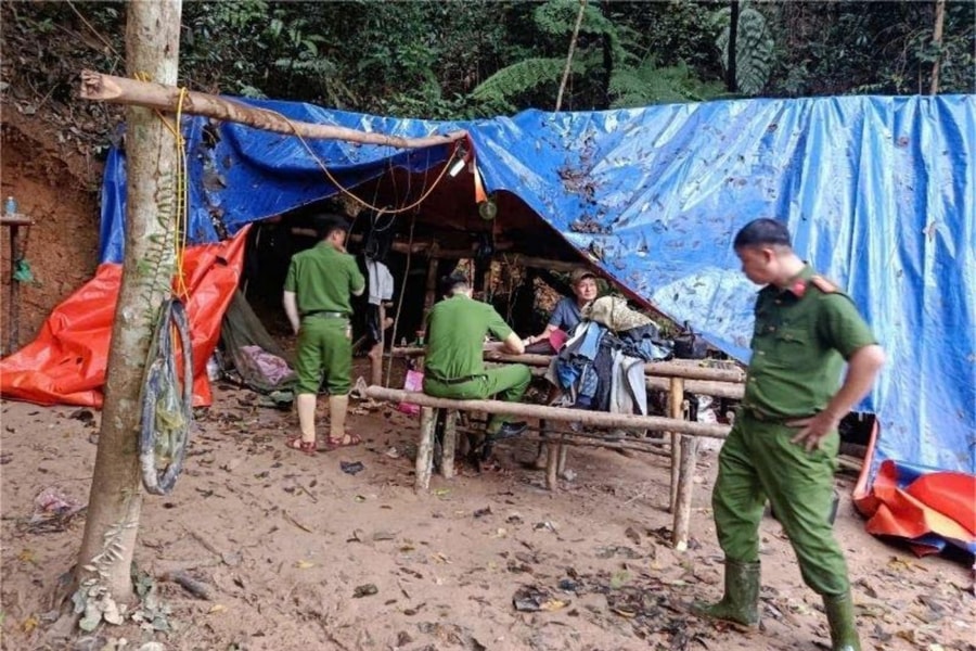 Quảng Trị: Đề xuất nổ mìn loại bỏ hầm, lò "vàng tặc"