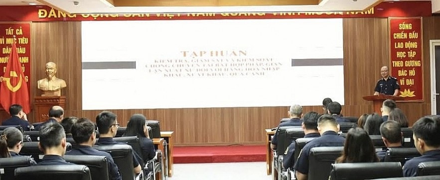 Hải quan chống chuyển tải bất hợp pháp, gian lận xuất xứ