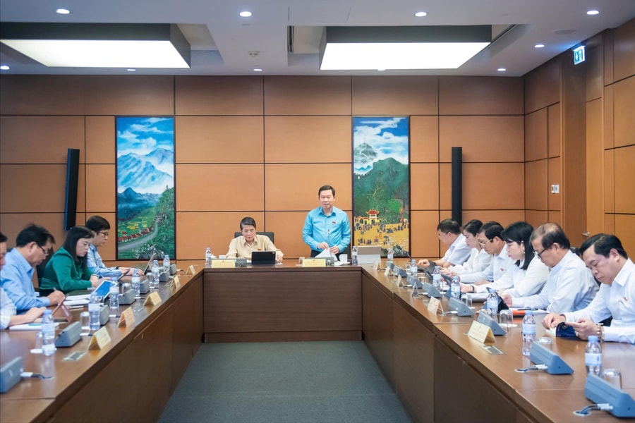 Không thay đổi các nhiệm vụ chi từ đầu tư công và thường xuyên