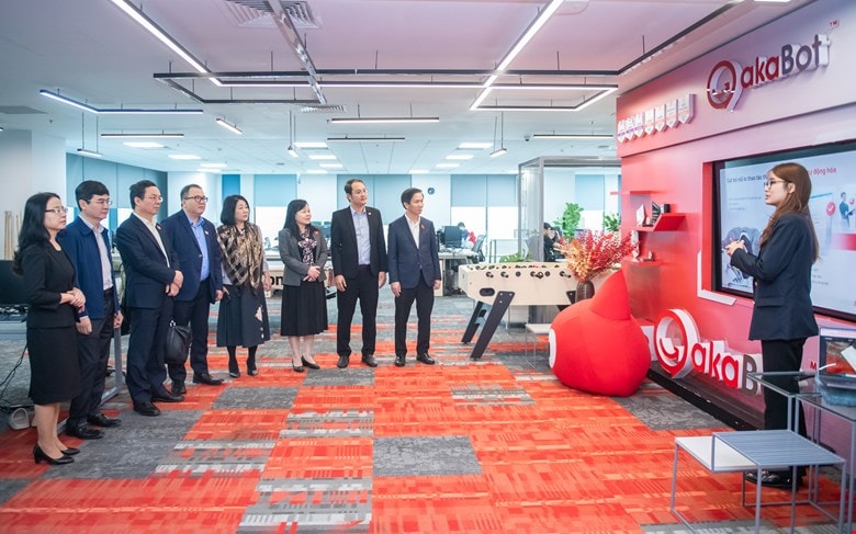 Doanh nghiệp có nhiều chính sách để thu hút, giữ chân nhân tài