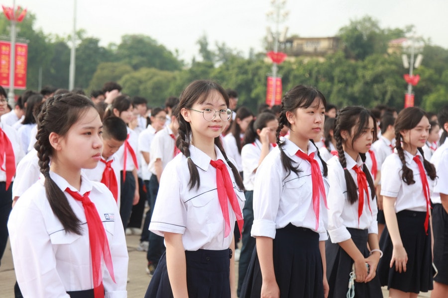 Hà Nội: 200 học sinh xuất sắc tiêu biểu Thủ đô báo công dâng Bác