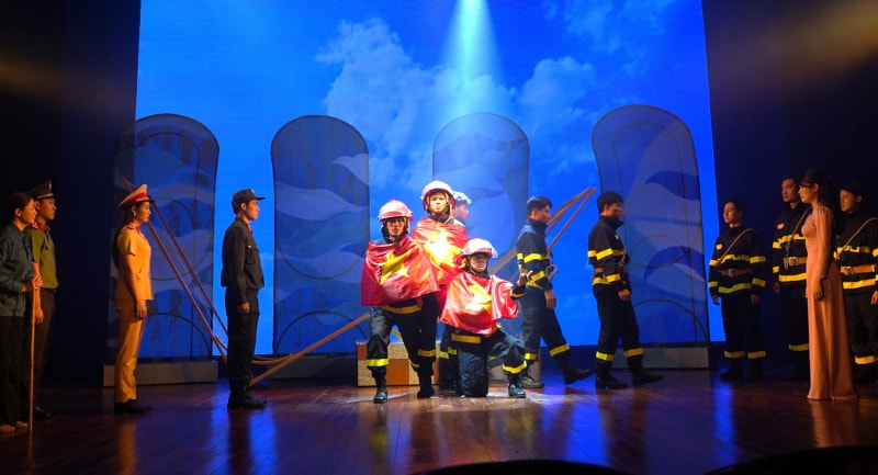 Công an thành phố Hà Nội tổ chức công diễn vở kịch “Ngược chiều bình an”