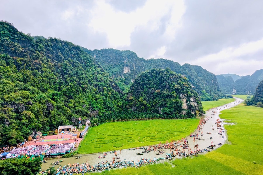 Khai mạc Tuần Du lịch Ninh Bình năm 2025 “Sắc vàng Tam Cốc - Tràng An”