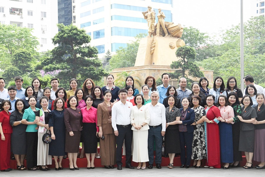 Phó Chủ tịch Quốc hội Nguyễn Thị Thanh dự sinh hoạt chuyên đề của Nhóm Nữ đại biểu Quốc hội Việt Nam