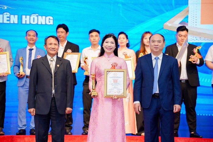 Hệ thống giáo dục Camellia nhận giải thưởng Top 10 thương hiệu vàng - chất lượng quốc tế 2025