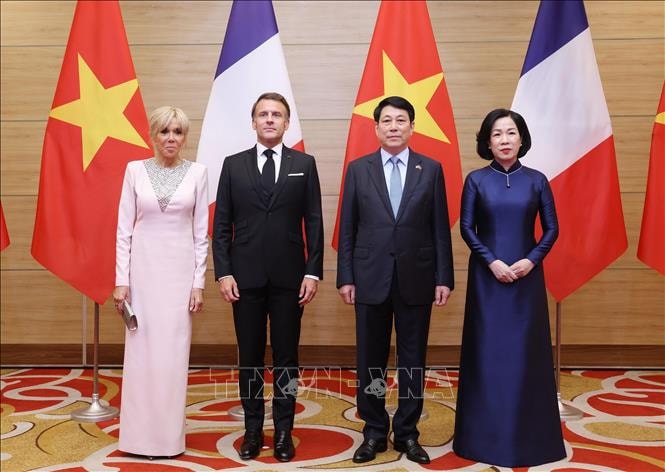 Chủ tịch nước Lương Cường chủ trì chiêu đãi cấp Nhà nước Tổng thống Pháp