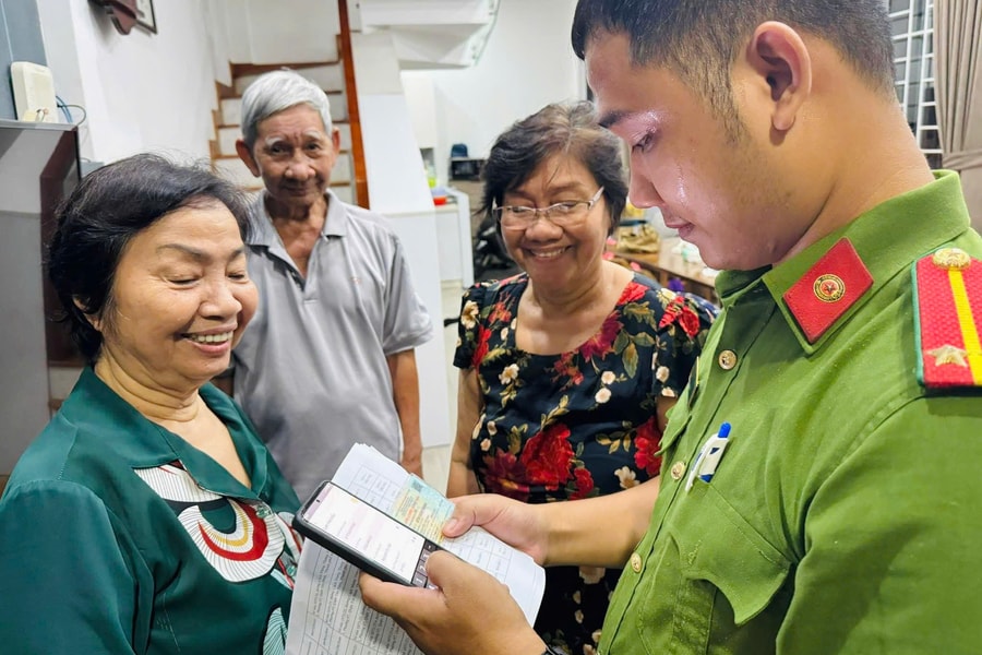 TP. Hồ Chí Minh: “Gõ từng nhà, rà từng nhân khẩu” hướng dẫn góp ý sửa đổi Hiến pháp
