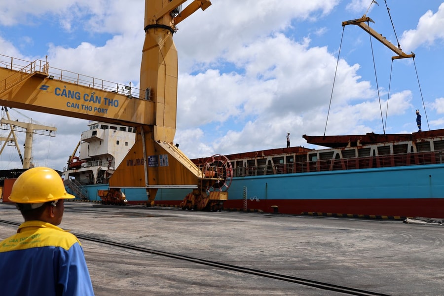 Nông, thủy sản... từ Cần Thơ vận chuyển đến Cảng Cái Mép chỉ còn 18 giờ