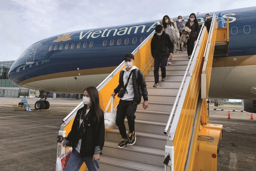 Kiến nghị hỗ trợ 30 triệu cho lao động phải về nước vì ốm đau, tai nạn