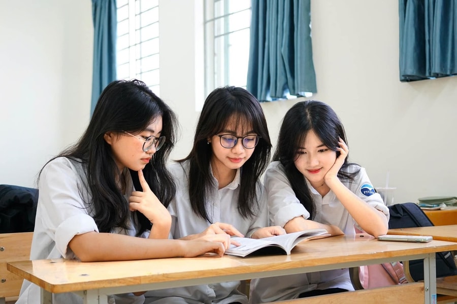 Chăm sóc sức khoẻ tâm thần: Đồng hành cùng sĩ tử vượt qua áp lực mùa thi